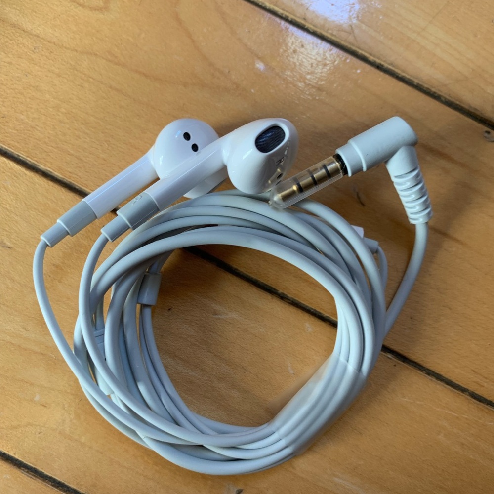 White Wired Earbuds with 3.5mm Jack